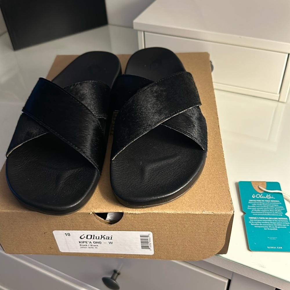 ❤️OluKai Kipe’a Oho Slides❤️